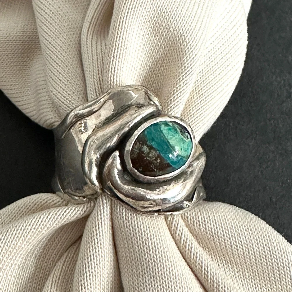 Green Stone Woman Cocktail Ring Size 5 1/2 Jewelry Custom Made